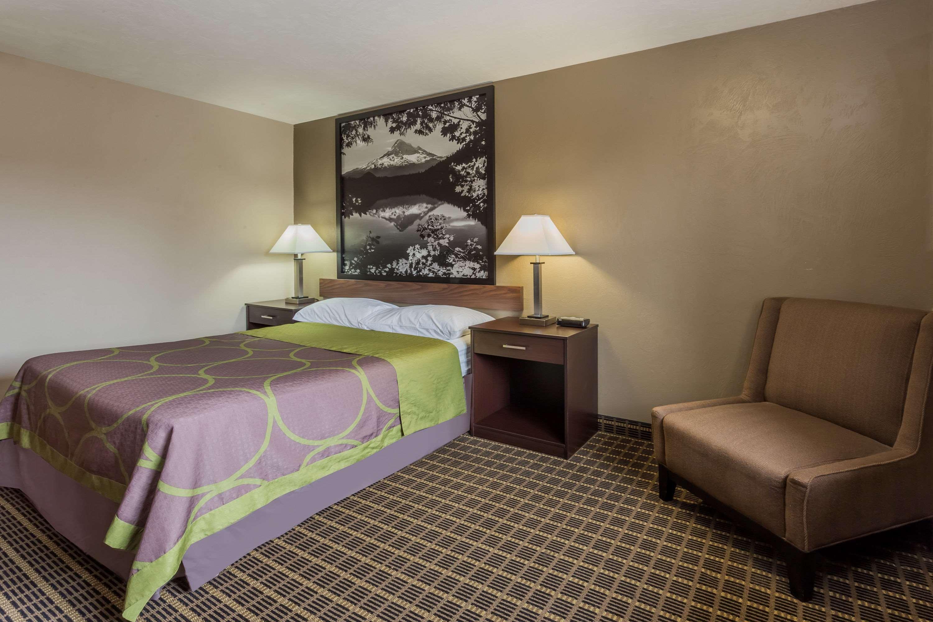 Super 8 By Wyndham Corvallis Buitenkant foto