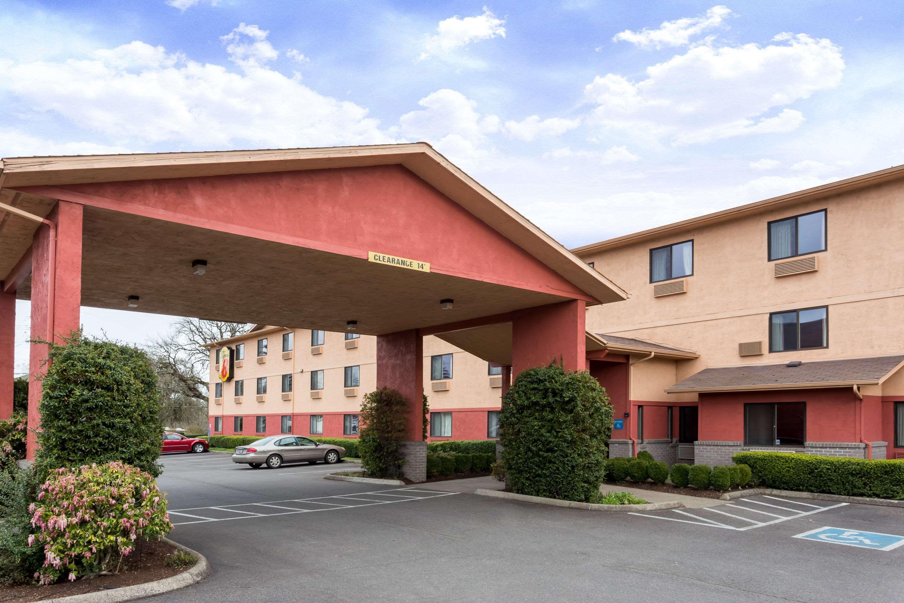 Super 8 By Wyndham Corvallis Buitenkant foto